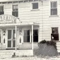 A hotel, Inlet Inn, that used to once to operate on IOP, SC.
