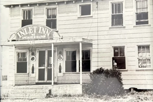 A hotel, Inlet Inn, that used to once to operate on IOP, SC.