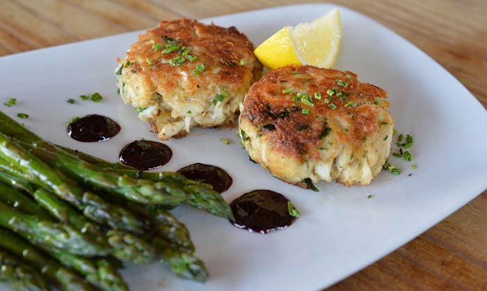 Acme Lowcountry Kitchen, Jumbo Lump Crab Cakes with Asparagus