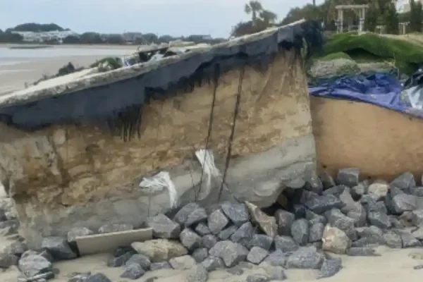 Isle of Palms, SC owner 'retention wall' photo