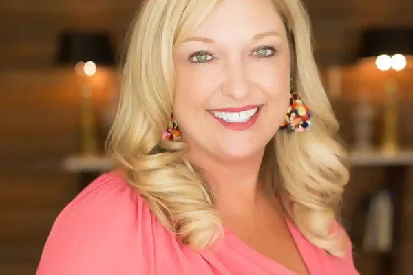 Misti Cox, Selling Agent, King and Society Construction and Real Estate Mount Pleasant